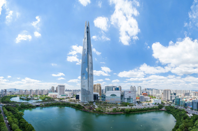 Lotte World Tower in Songpa-gu, Seoul (Lotte Property & Development)