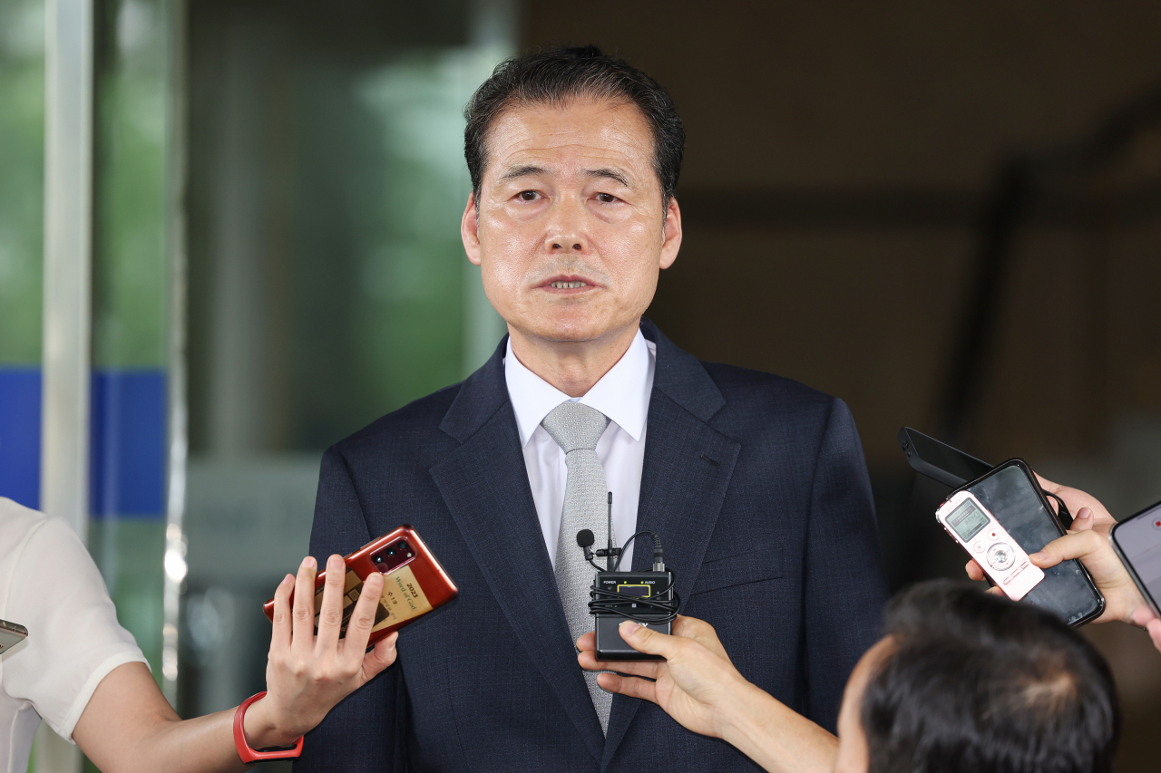 Kim Yung-ho, nominated by President Yoon Suk Yeol as unification minister in charge of inter-Korean affairs, speaks to reporters as he arrives at a temporary office in Seoul on Friday, to prepare for his parliamentary confirmation hearing. (Yonhap)