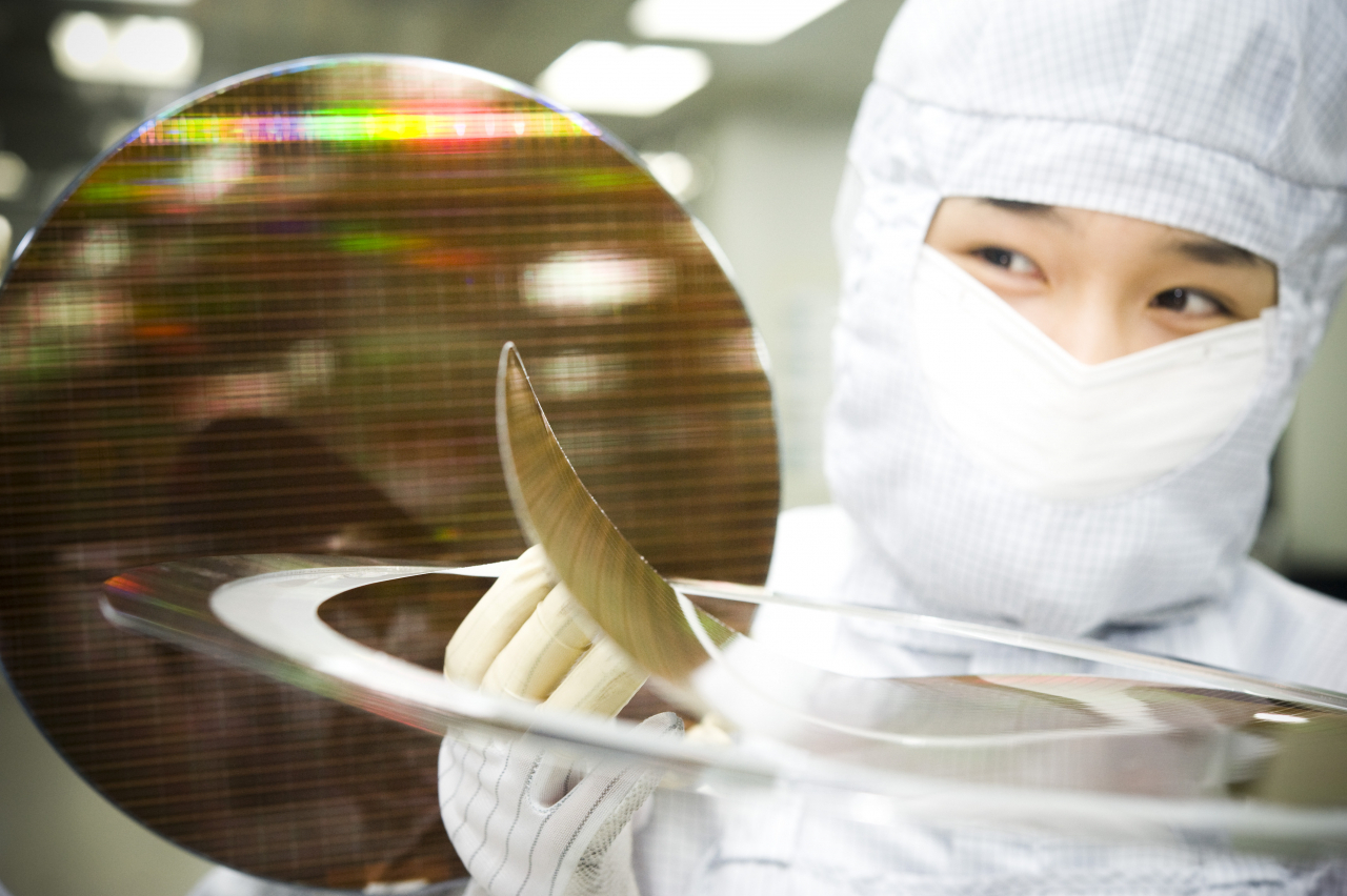 A photo taken at SK hynix's semiconductor production site (SK Square)