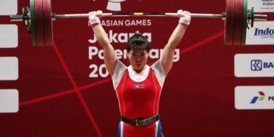 This file photo shows a North Korean weightlifter participating in the 2018 Asian Games in Jakarta and Palembang, Indonesia. (Yonhap)