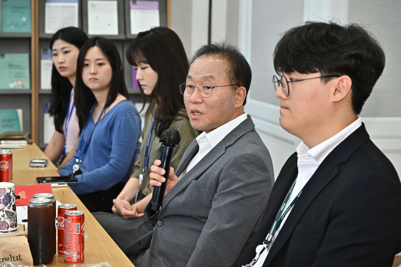The ruling People Power Party floor leader Rep. Yun Jae-ok speaks during a meeting with reporters at the National Assembly building on Wednesday. (Yonhap)
