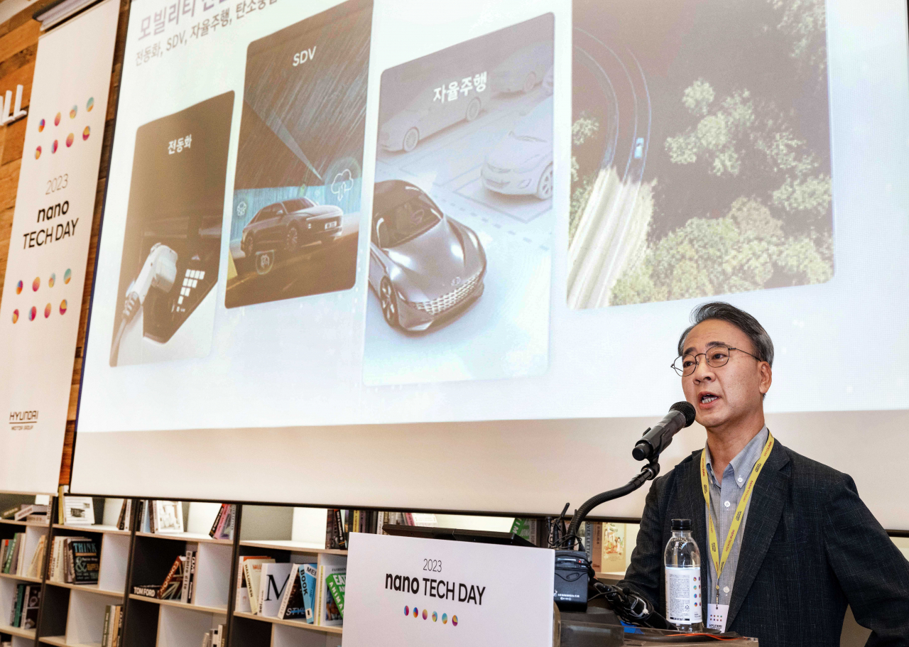 Lee Jong-soo, vice president of the institute of advanced technology development at Hyundai Motor Group, speaks during a press conference held in Seoul, Thursday. (Hyundai Motor Group)