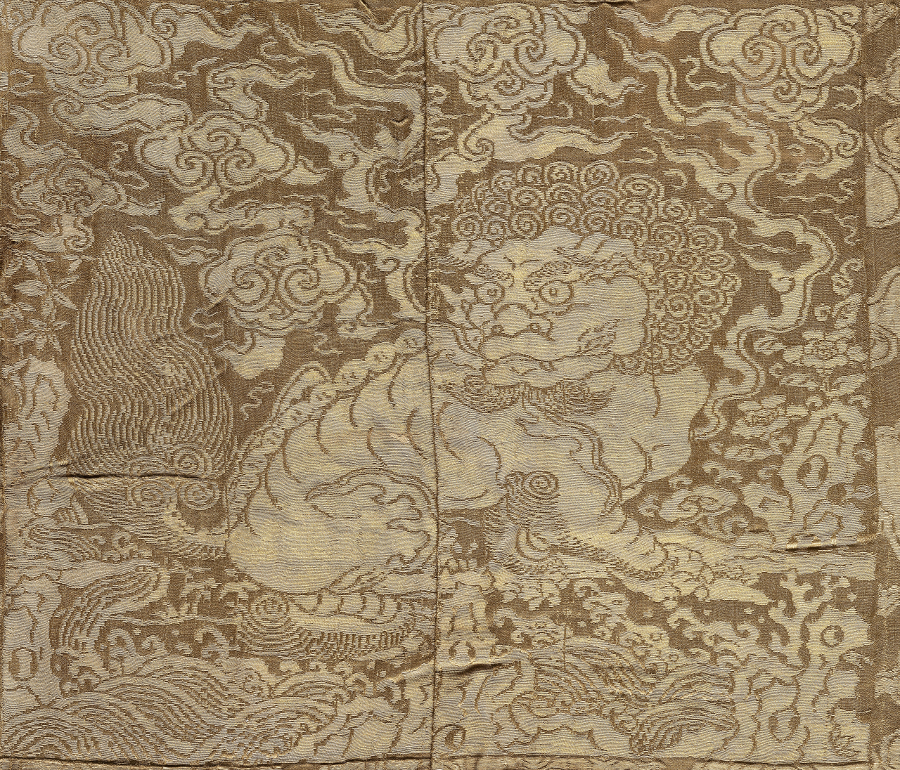 A close-up image of lion embroidery on a 16th-century skirt found in a tomb in Namyangju, Gyeonggi Province (CHA)