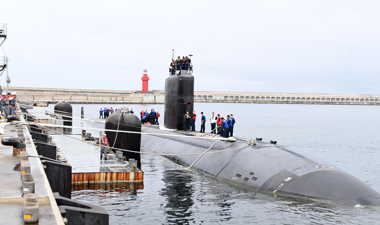 US' USS Annapolis submarine entering a naval base on the southern island of Jeju. (Republic of Korea Navy)