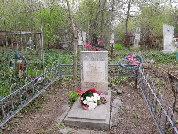 The final resting place of Elena Petrovna Choi, Choi's wife, who died in 1952 in Bishkek, Kyrgyzstan. (Photo courtesy of Choi Jae-hyung Memorial Association)