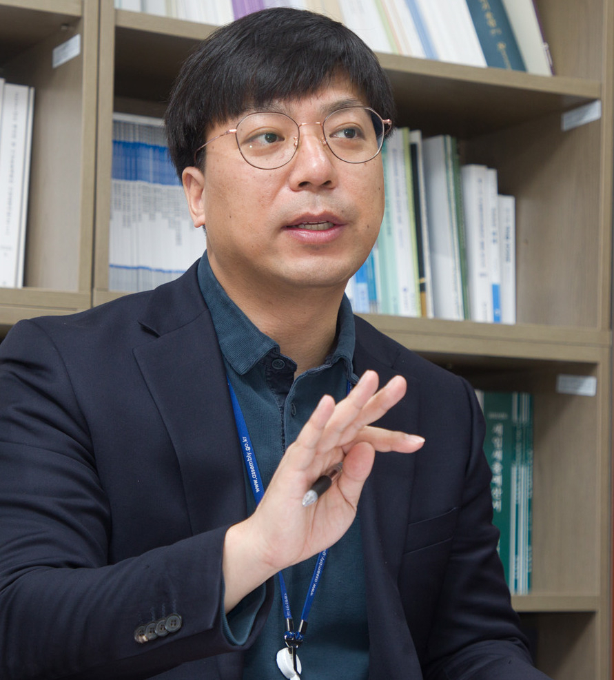Je Bang-hoon, a senior legislative aide for Rep. Seo Il-jun of the People Power Party (courtesy of Je)