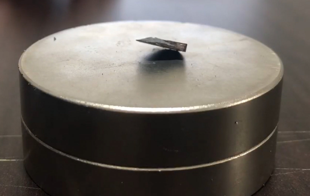 A screencapture from a YouTube video describing superconductivity provided by Kim Hyun-tak, a researcher on the Korean team that discovered superconductor technology and a research professor of physics at the College of William and Mary in Virginia (Kim Hyun-tak’s YouTube)