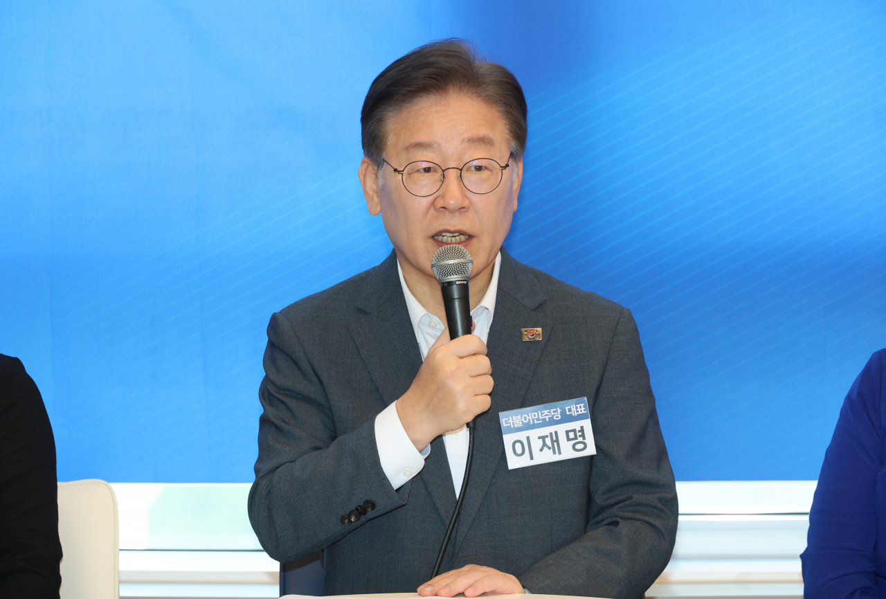 Lee Jae-myung, leader of the main opposition Democratic Party, speaks during a meeting with local businesspeople in Gwangmyeong, south of Seoul, on Aug. 8, 2023. (Yonhap)