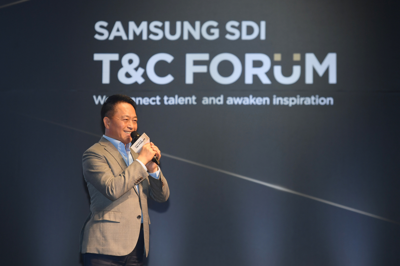 Samsung SDI CEO Choi Yoon-ho speaks at the 2023 Tech & Career Forum held at a Seoul hotel, Friday. (Samsung SDI)