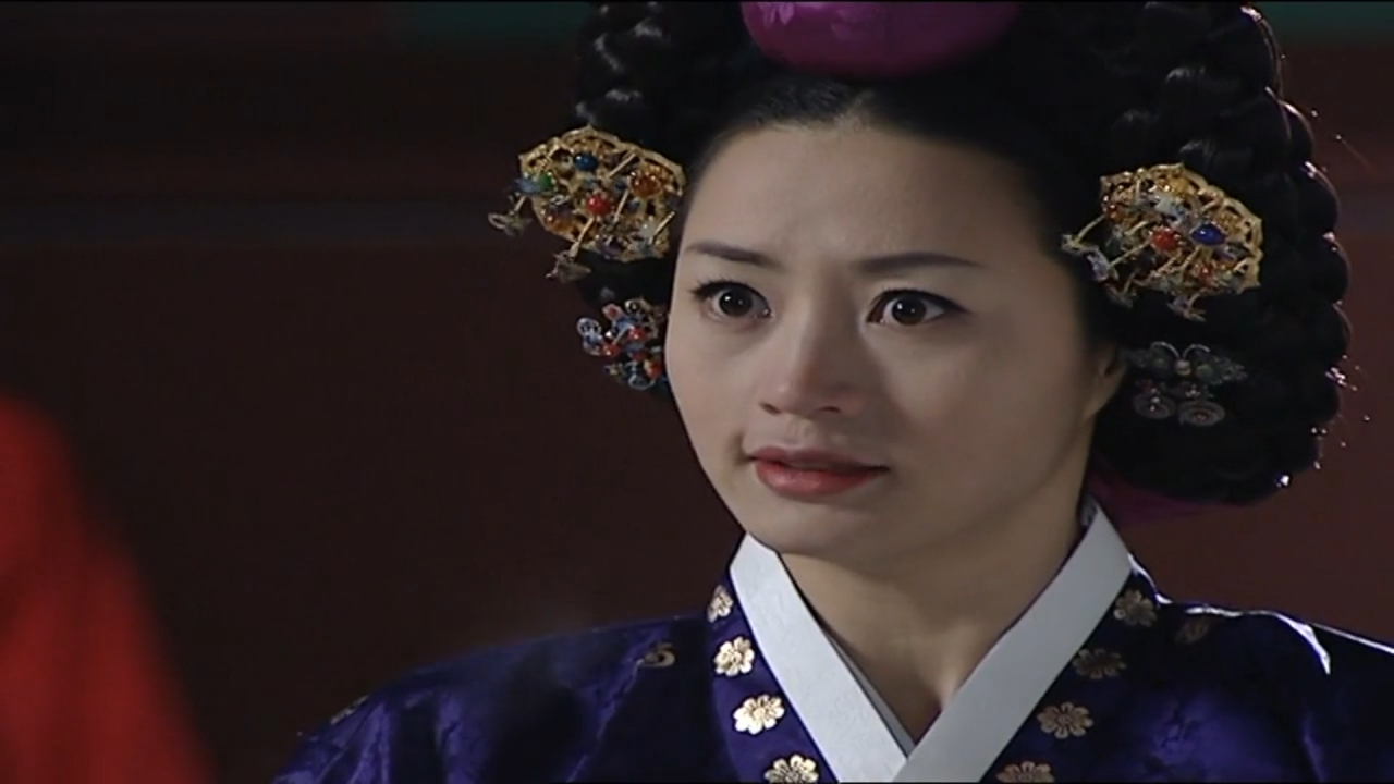 Kim Hye-soo plays Jang Ok-jung in 2002's 