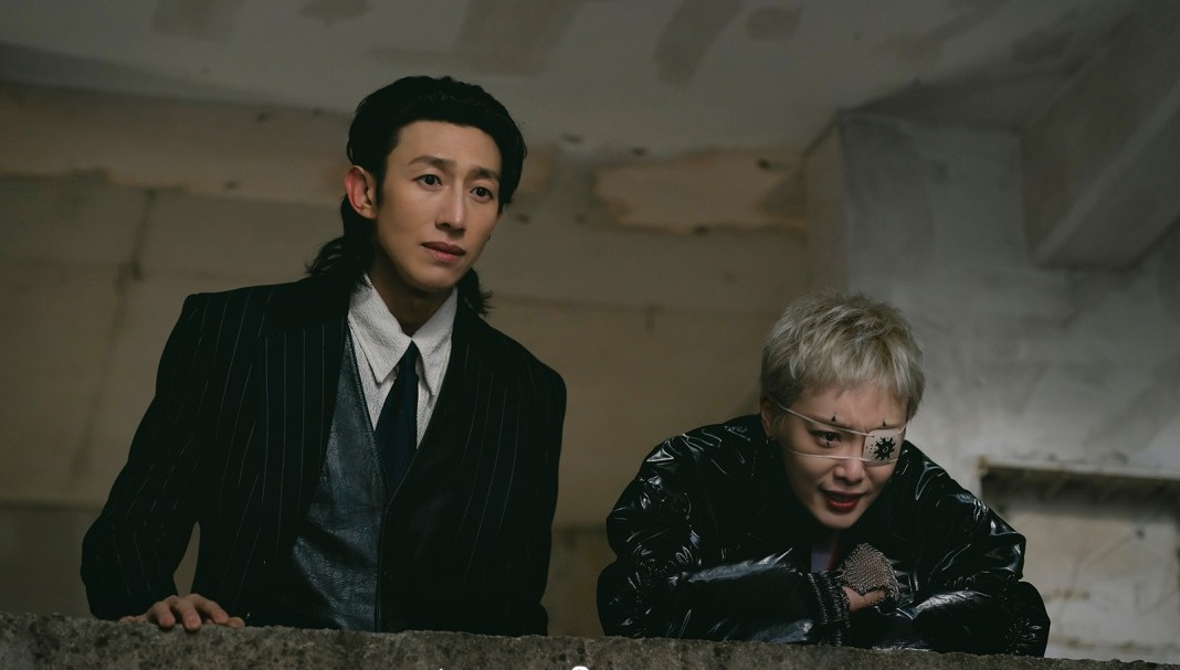 Kang Ki-young (left) and Kim Hieora team up as the evil spirits in 