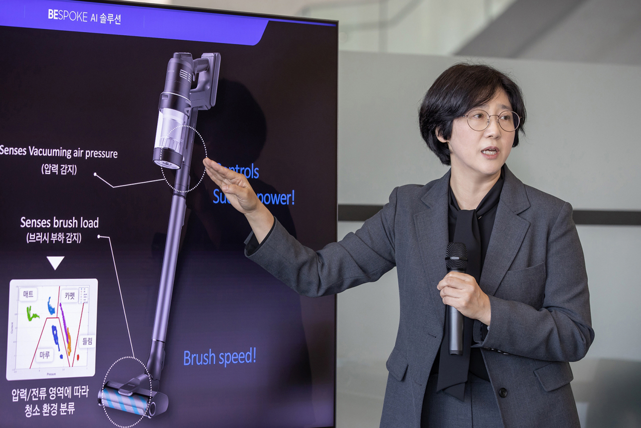Yoo Mi-young, senior vice president of the home appliance division at Samsung Electronics, speaks at a press briefing held on the sidelines of the IFA trade show in Berlin on Saturday. (Samsung Electronics)
