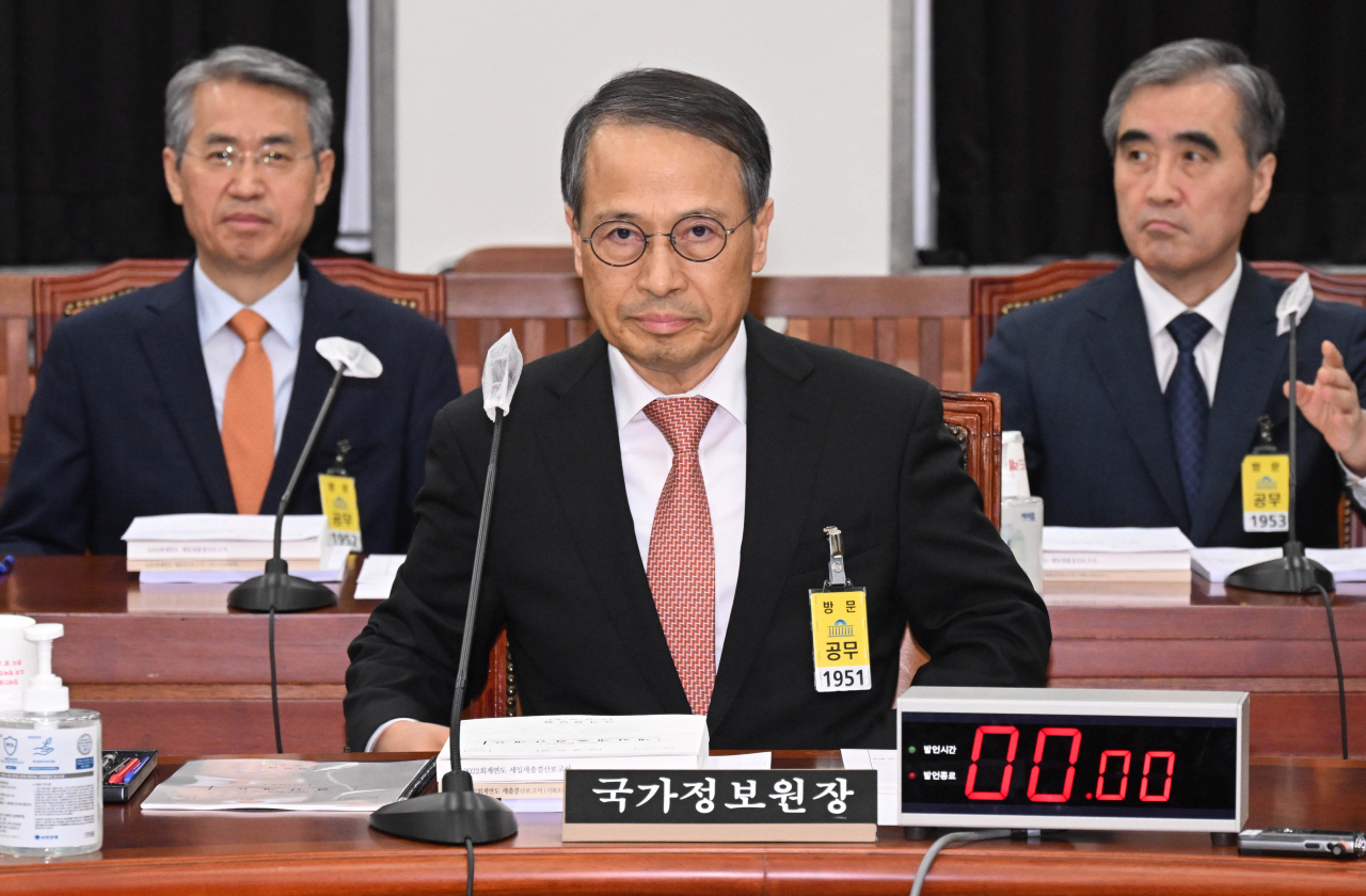 Kim Kyou-hyun, the National Intelligence Service director, attends a closed-door session of the National Assembly committee on Monday. (Yonhap)