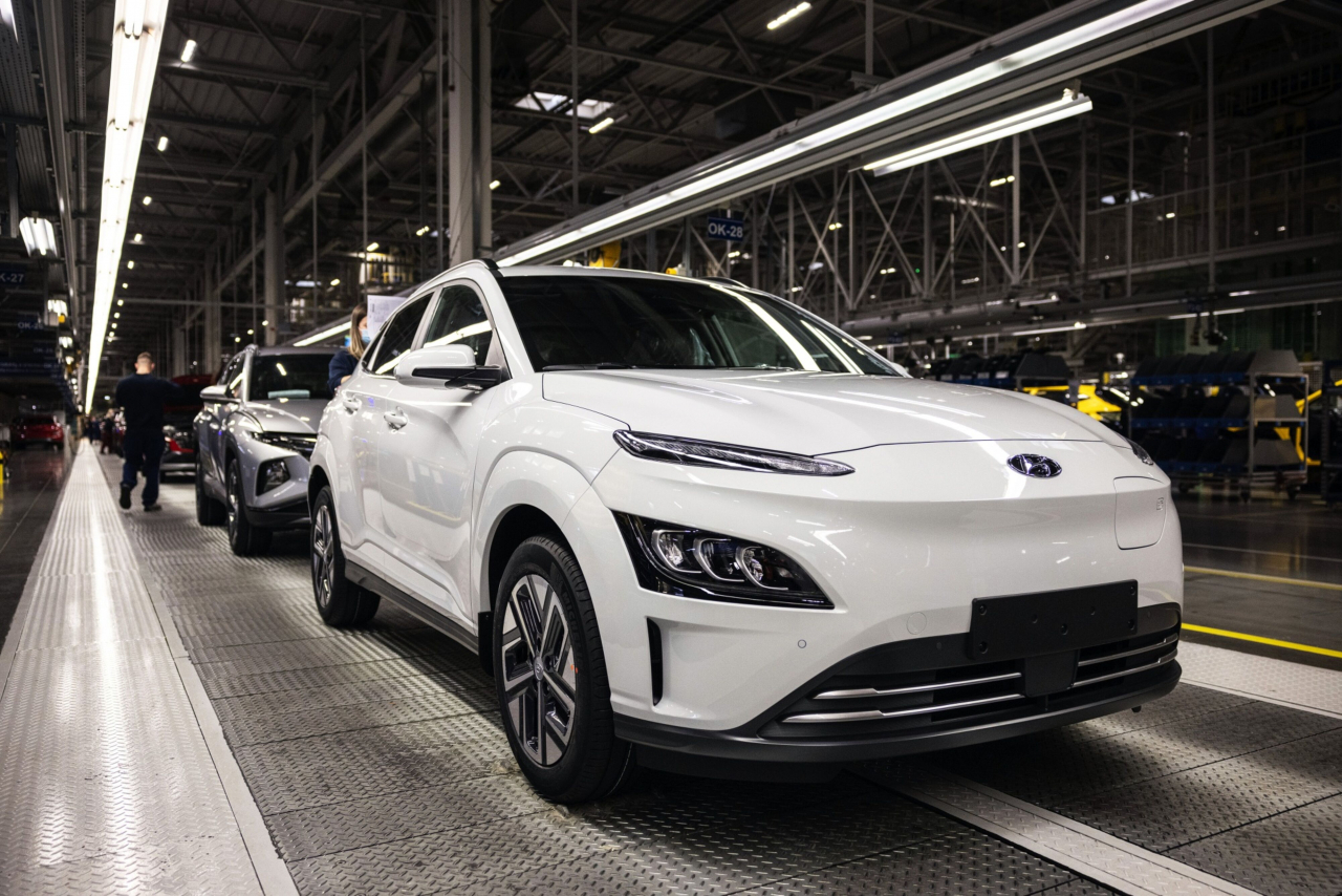 Hyundai Motor's Kona Electric SUV, its top-selling EV in Europe, is being assembled at the carmaker's production plant in Nosovice, Czech Republic. (Bloomberg)