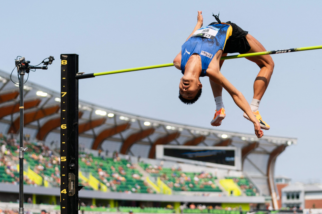 Woo Sang-hyeok of South Korea competes in the men's high jump at the Diamond League Final at Hayward Field in Eugene, Oregon, on Sunday. (AFP-Yonhap)