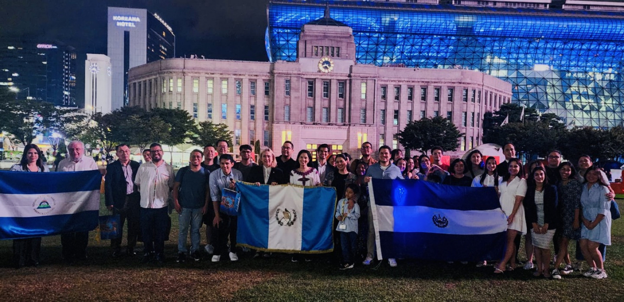 Honduras, Guatemala, Nicaragua, and El Salvador commemorate the 202nd Independence Day at Seoul City Hall in Jung-gu, Seoul, on Friday. (El Salvadoran Embassy in Seoul)