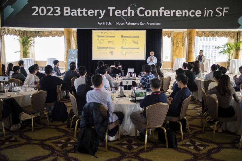 LG Energy Solution's Battery Tech Conference in San Francisco on April 8 was attended by master’s and doctoral students from elite schools, including MIT, Stanford and UCLA. (LG Energy Solution)