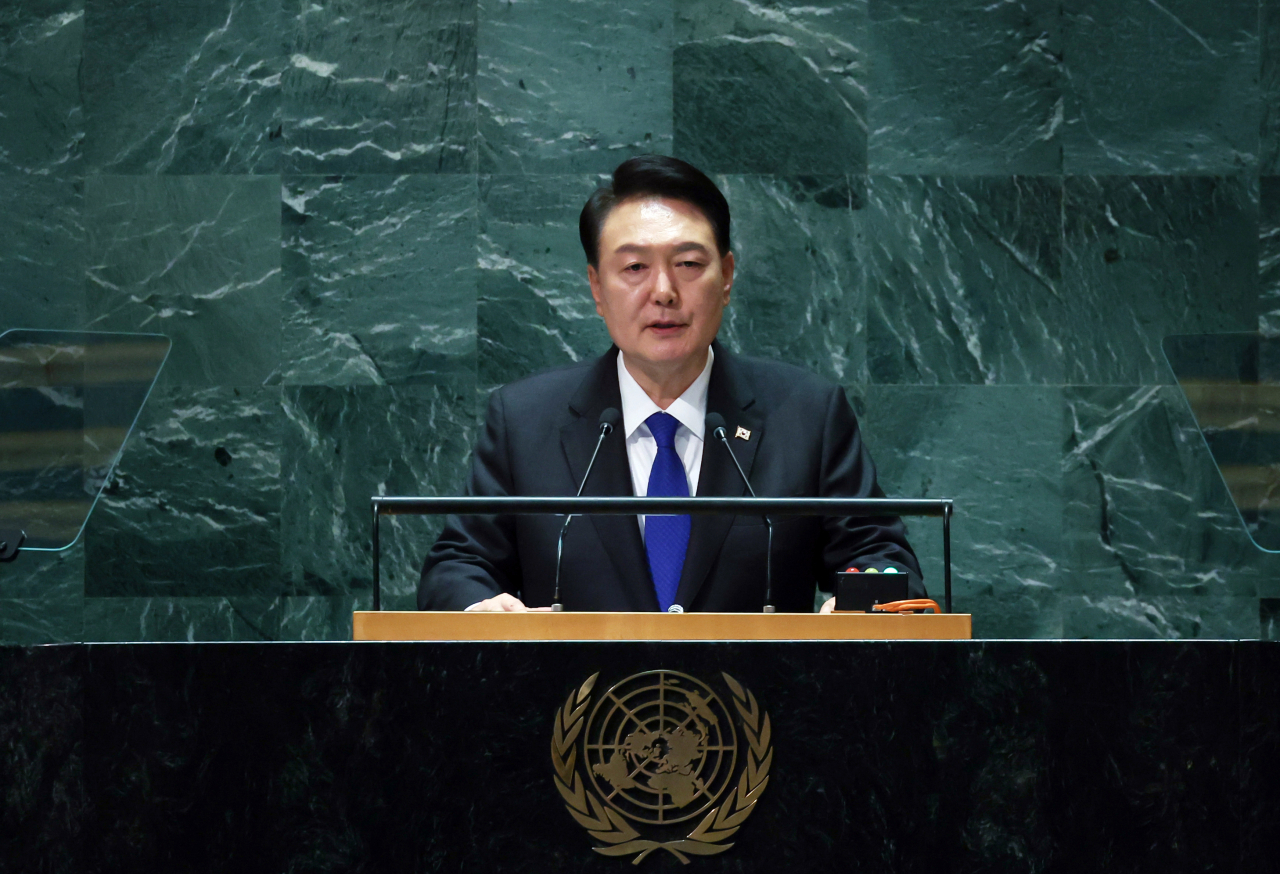 President Yoon Suk Yeol gives a speech at the 78th United Nations General Assembly held at the United Nations Headquarters in New York on Wednesday. (Yonhap)