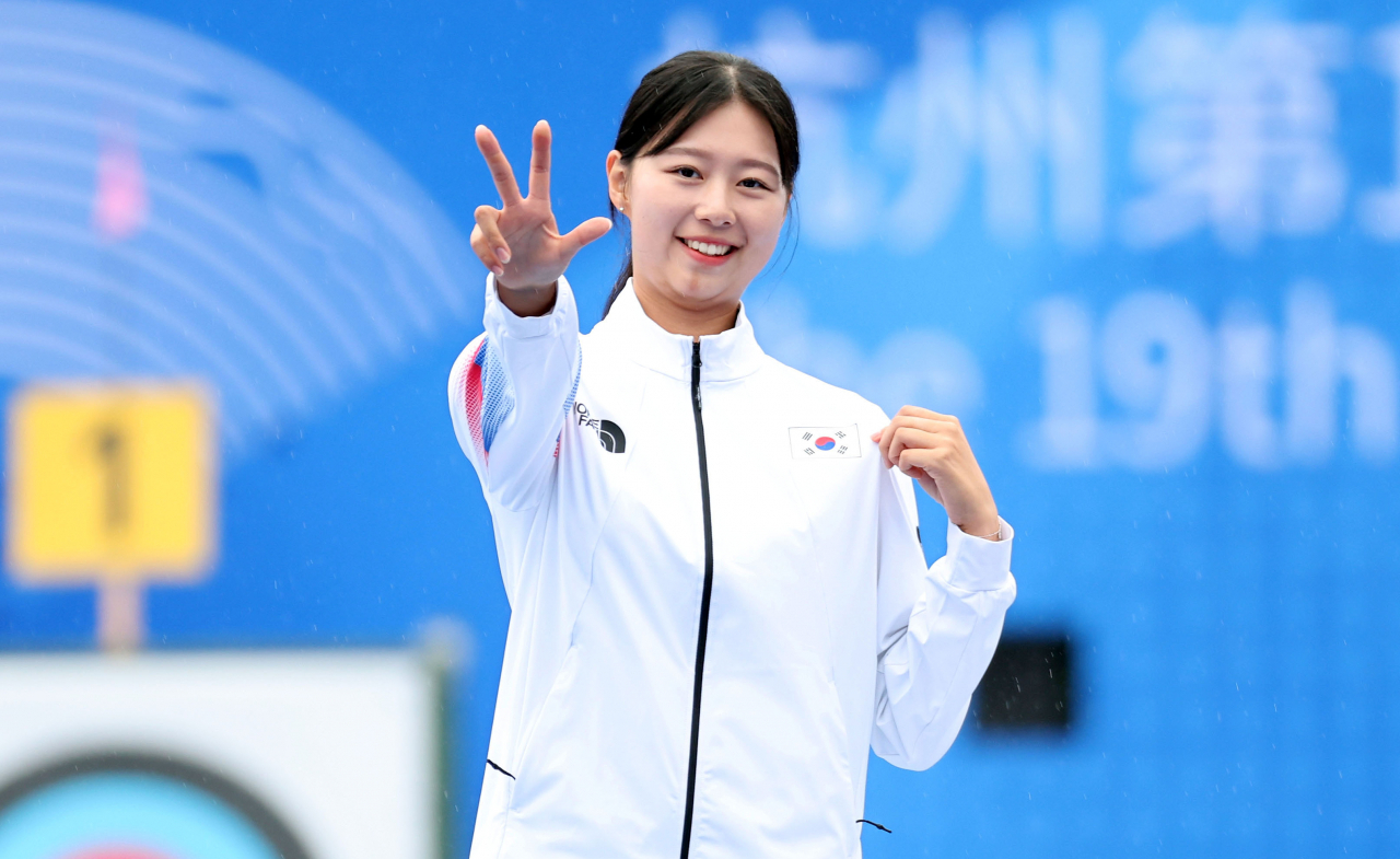 South Korean archer Lim Si-hyeon after winning the women's individual recurve title for her third gold medal of the 19th Asian Games in Hangzhou, China, on Saturday (Yonhap)
