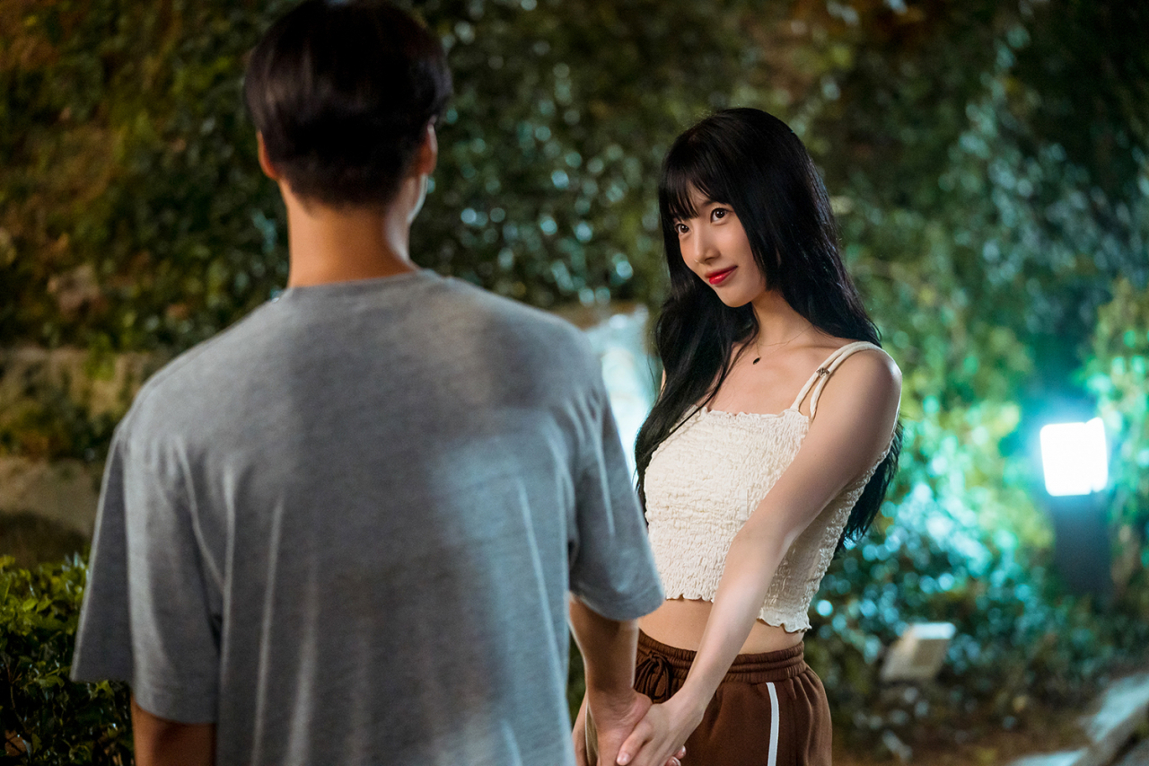 Suzy (right) plays former celebrity and university student Doona in 