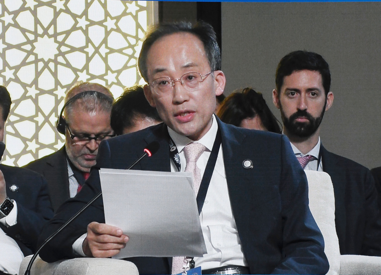 Finance Minister Choo Kyung-ho speaks during a meeting with reporters in Marrakesh, Morocco, on Thursday. (Ministry of Economy and Finance)