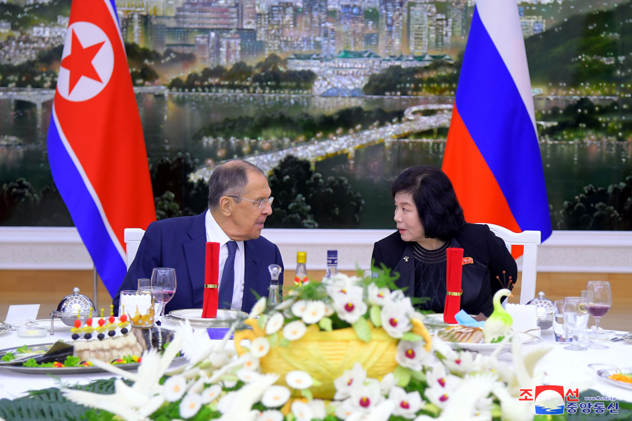 North Korean Foreign Minister Choe Son-hui (right) talks with her Russian counterpart, Sergei Lavrov, during a reception for him in Pyongyang on Wednesday. Lavrov arrived in Pyongyang earlier in the day. (KCNA)