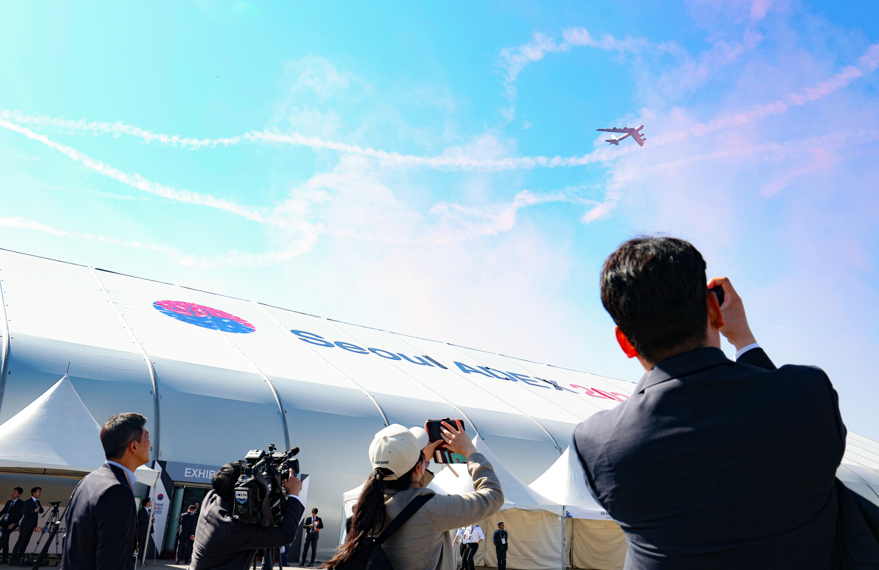 A B-52 strategic bomber flies during the opening ceremony of the Seoul International Aerospace & Defense Exhibition (ADEX) 2023 at Seoul Air Base in Seongnam, south of Seoul, on Tuesday (Yonhap)