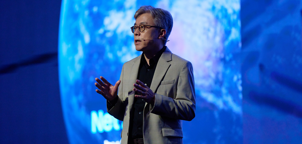 Choi Si-young, president and head of Samsung Electronics' foundry business, delivers a keynote speech at Samsung Foundry Forum 2023 held in Silicon Valley, California, on June 27. (Samsung Electronics)