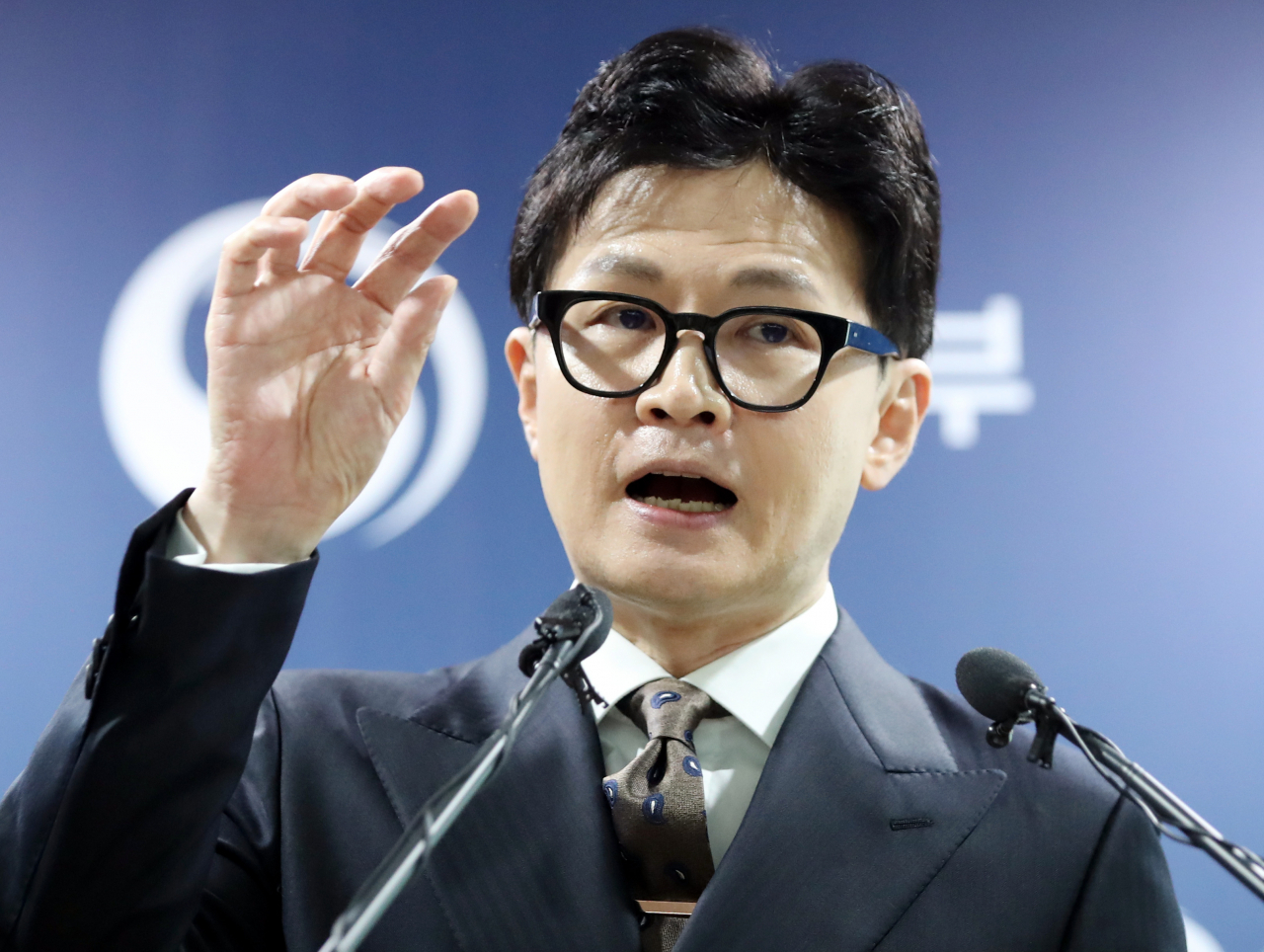 Justice Minister Han Dong-hoon speaks during a press conference held in the Government Complex Gwacheon in Gwacheon, Gyeonggi Province, on Tuesday. (Newsis)