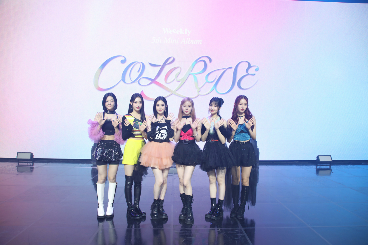 Weeekly presents its 5th EP, 'ColoRise,' during a press conference in Seoul on Wednesday. (IST Entertainment)