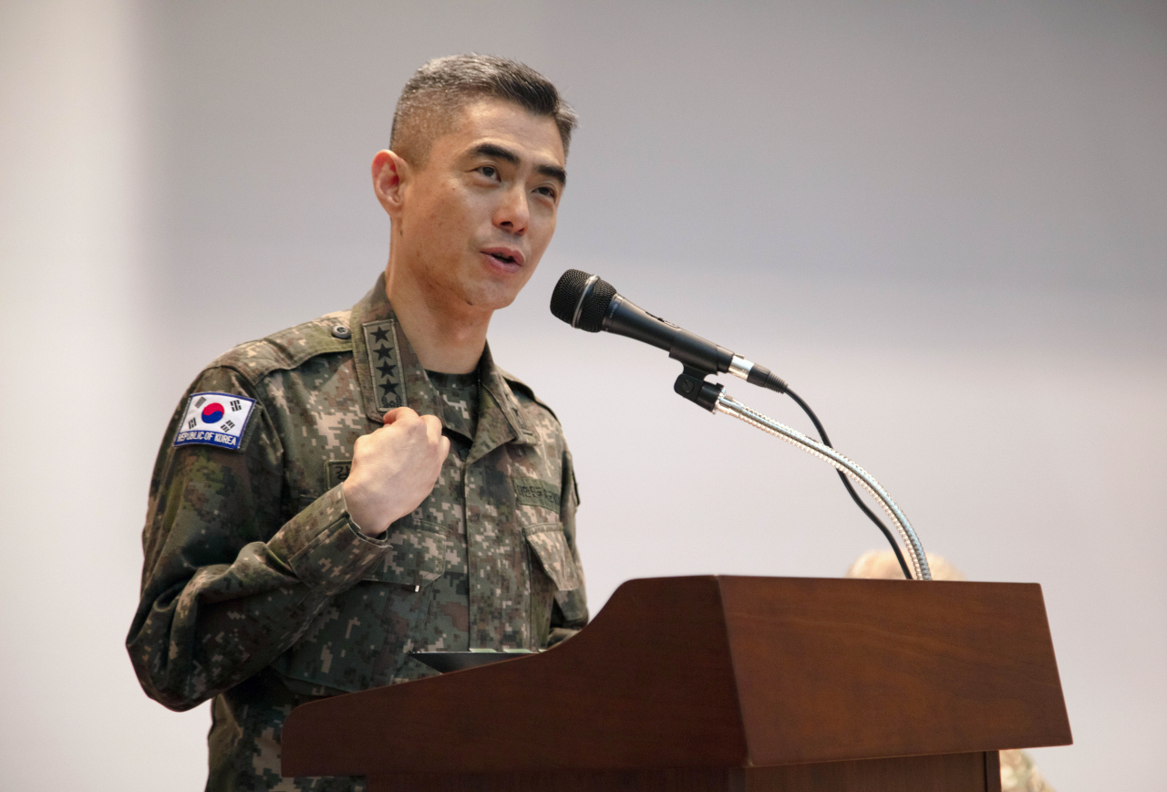 Gen. Kang Shin-chul, the new deputy commander of the South Korea-US Combined Forces Command, speaks during a ceremony marking his inauguration at Camp Humphreys in Pyeongtaek, 60 kilometers south of Seoul, on Thursday in this photo provided by the CFC. (Yonhap)