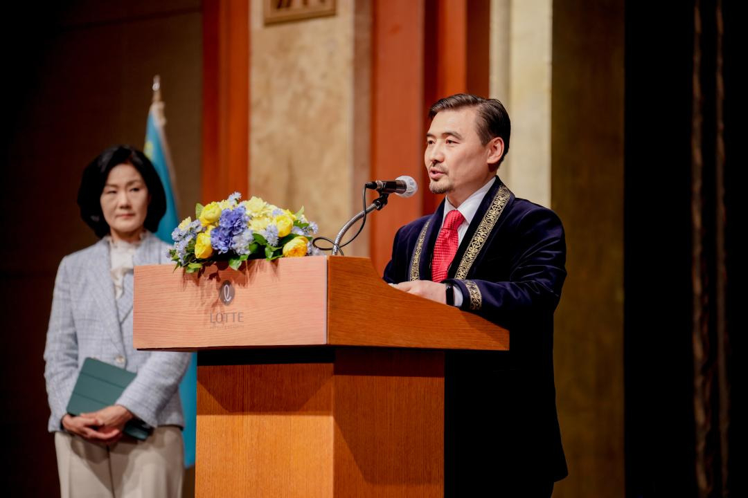 Kazakhstan Ambassador to Korea Nurgali Arystanov delivers remarks at an official reception celebrating Kazakhstan's Republic Day on Oct. 25 at Lotte Hotel in Jung-gu, Seoul. (Kazakh Embassy in Seoul)