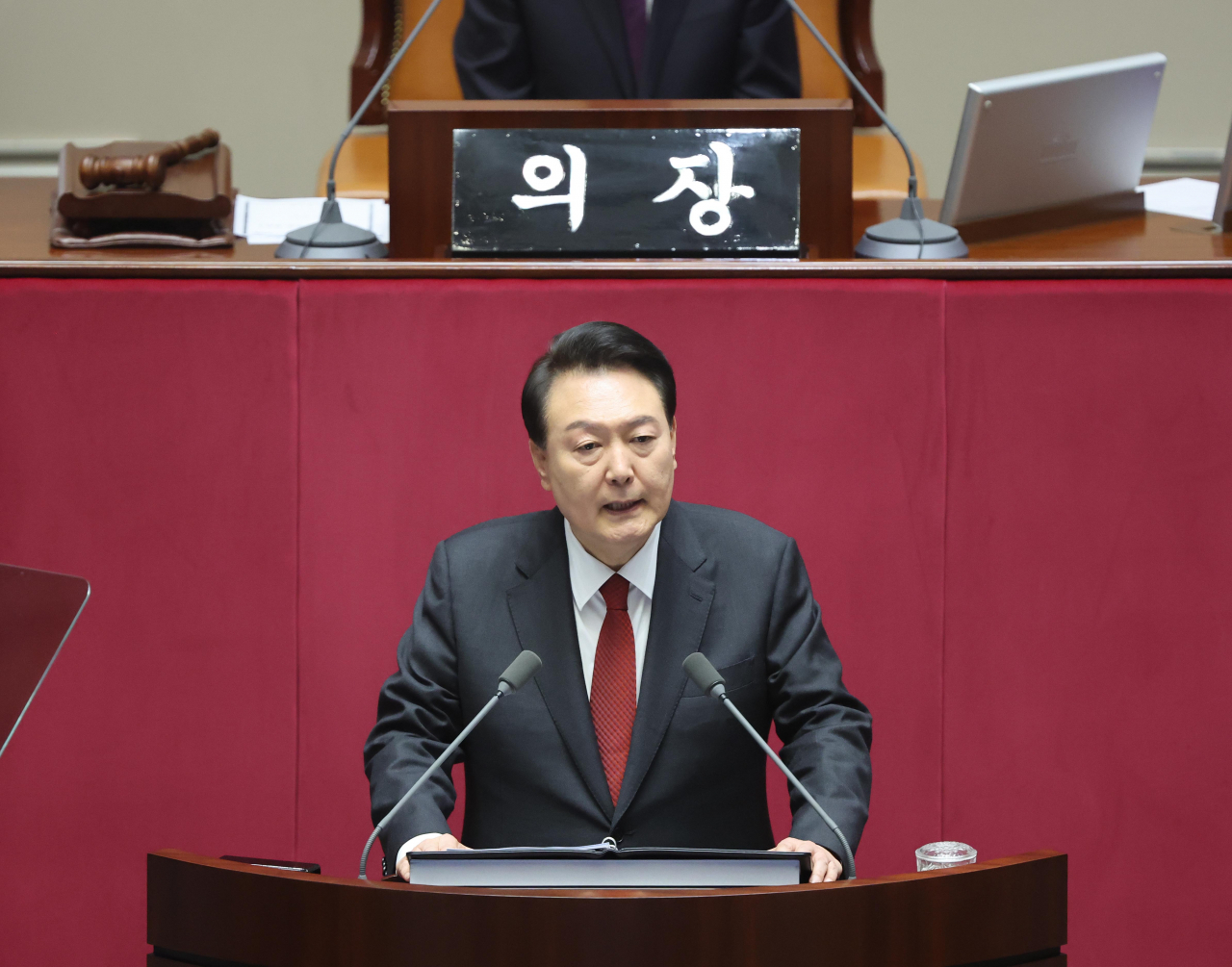 President Yoon Suk Yeol delivers the 2024 budget speech at the National Assembly in Seoul on Tuesday. (Yonhap)