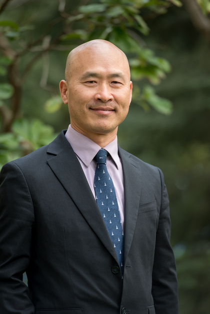 Associate professor Kim Hwan-soo