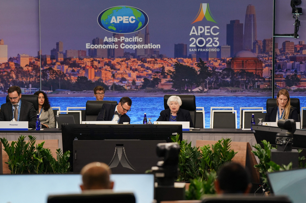 US Treasury Secretary Janet Yellen (center) delivers opening remarks during the first session of the Asia-Pacific Economic Cooperation Finance Ministers Meeting in San Francisco, California, on Monday. The APEC Summit takes place through November 17. (AFP-Yonhap)