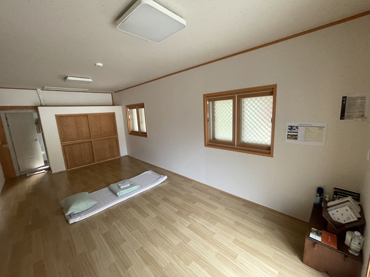 Baekyangsa's templestay rooms can accommodate up to five people. (Park Ga-young/The Korea Herald)