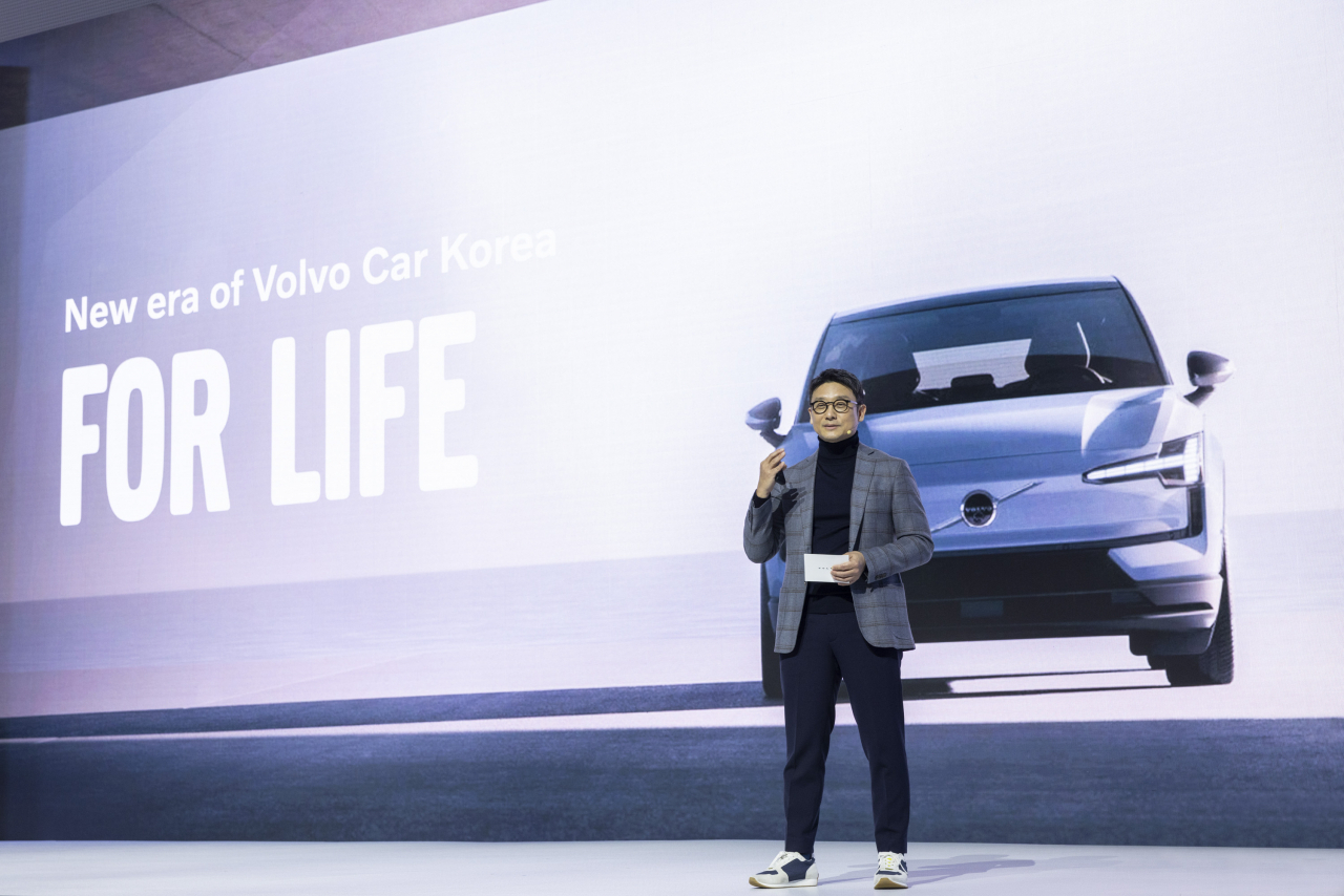 Lee Yun-mo, CEO of Volvo Cars Korea, speaks at the Swedish automaker's new vehicle launching event in Seoul on Tuesday. (Volvo Cars Korea)