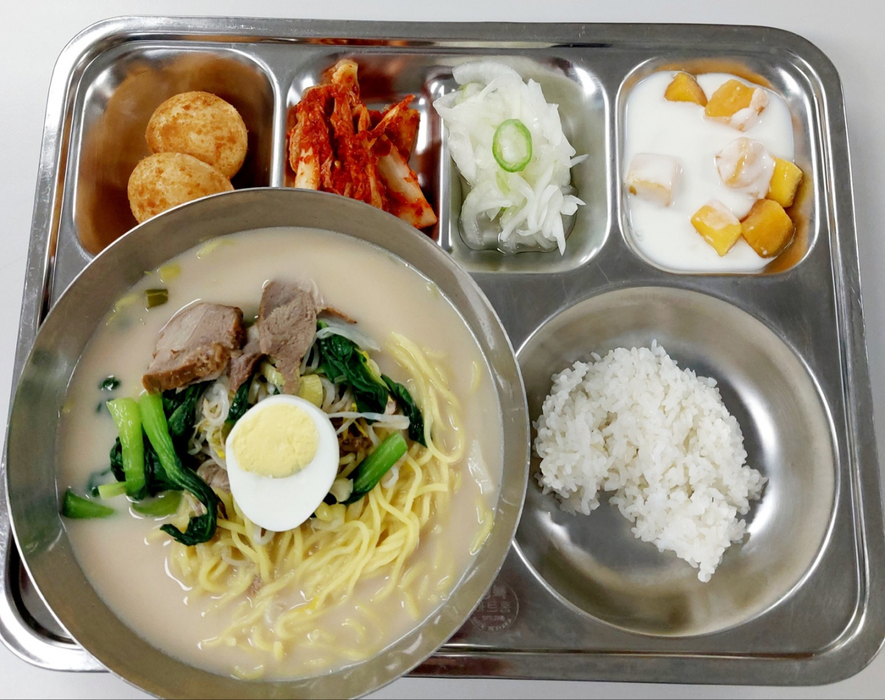 A school lunch from Jeju Island (Jeju Special Self-Governing Provincial Office of Education)