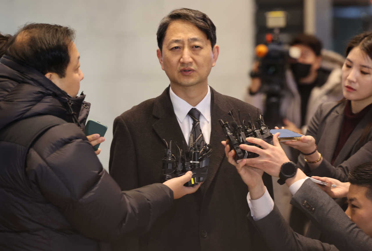 New Industry Minister nominee Ahn Duk-geun answers reporters' questions in Seoul on Monday. (Yonhap)