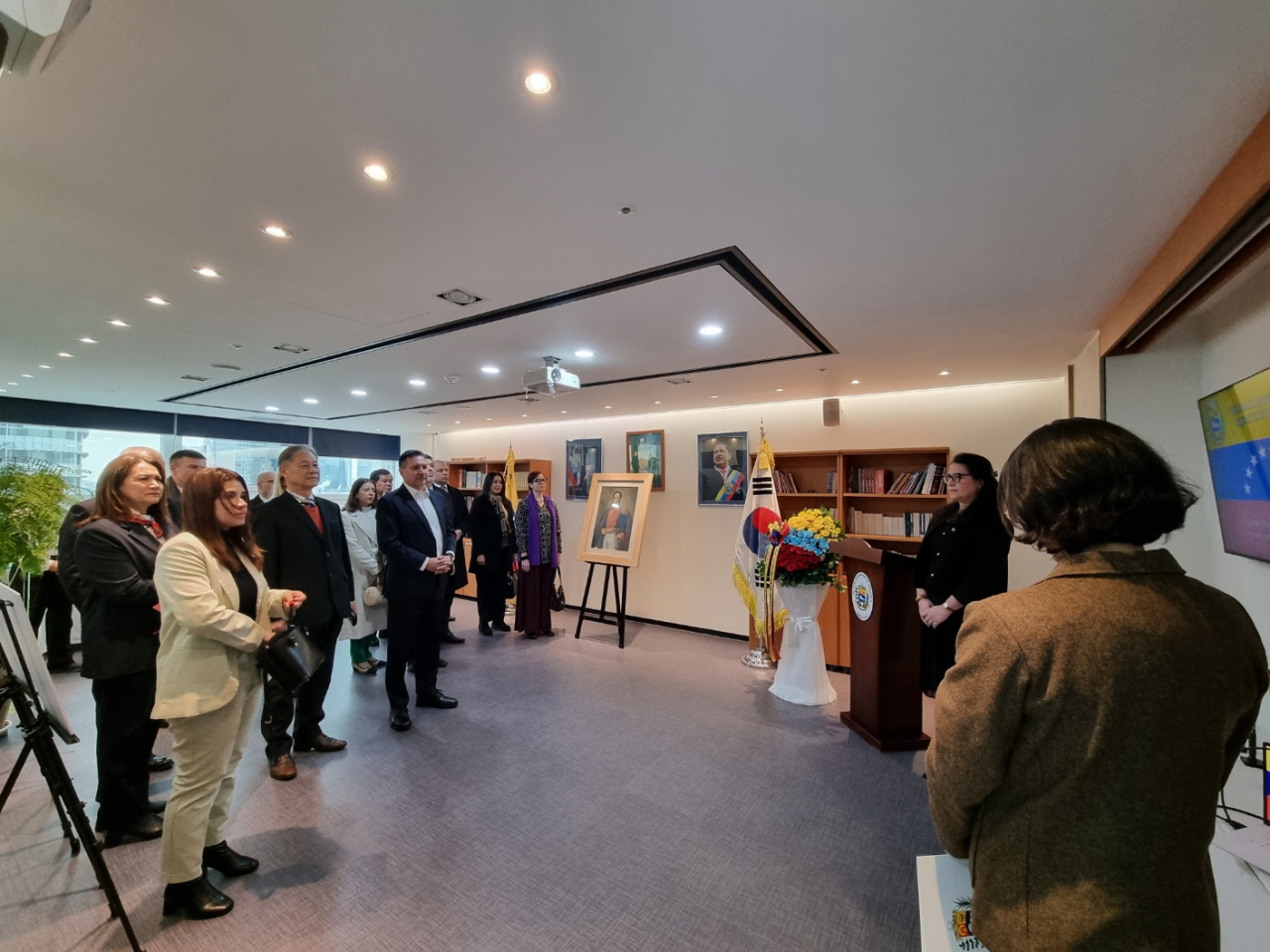 Venezuelan Charge d'Affaires Isabel Di Carlo Quero delivers remarks at the193rd death anniversary of Simon Bolivar at the Embassy of Venezuela in Jongno-gu, Seoul on Monday .(Embassy of Venezuela in Seoul)