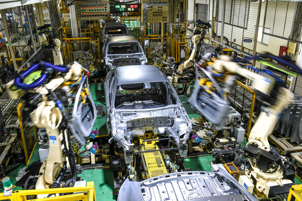 This file photo provided by Hyundai Motor Company shows an assembly line of the carmaker's plant in Asan, South Chungcheong Province. (Hyundai Motor)