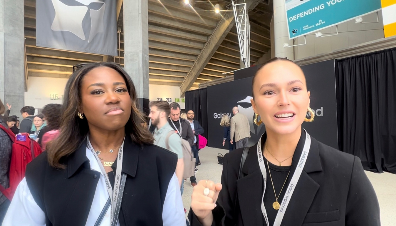 Alexane Pelletier (left), a content creator from Canada, attends Galaxy Unpacked 2024 held at SAP Center in San Jose, California in US on Wednesday. (Jo He-rim/The Korea Herald)