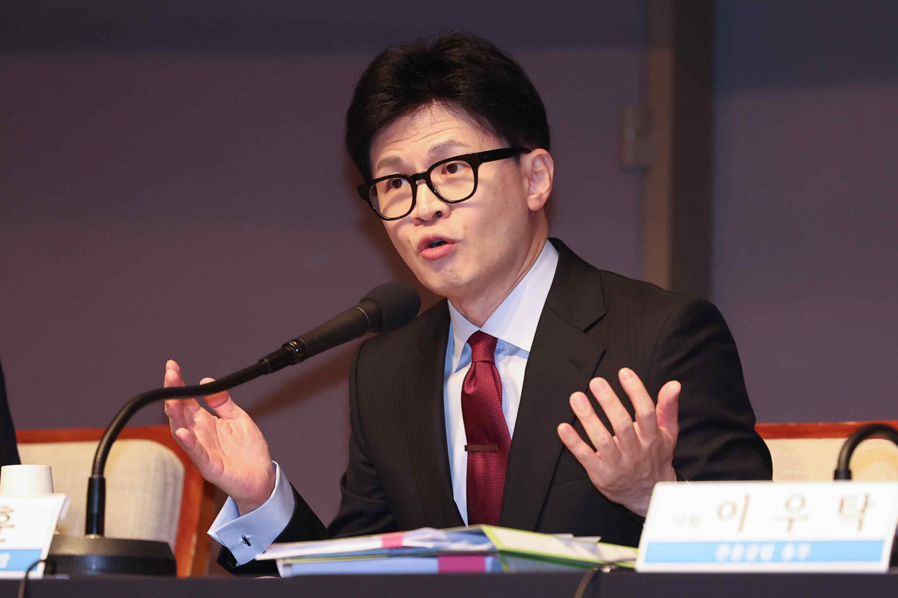 People Power Party interim Chair Han Dong-hoon speaks during a debate hosted by the Kwanhun Club at Korea Press Center in central Seoul on Wednesday. (Yonhap)