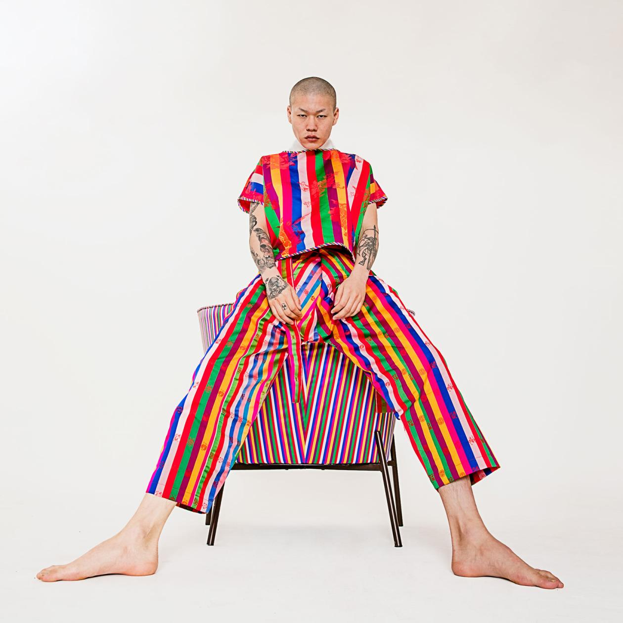 A “saekdong jeogori,” or multicolored striped jacket, designed by Lee Seung-ju in 2020. (Darcygom)