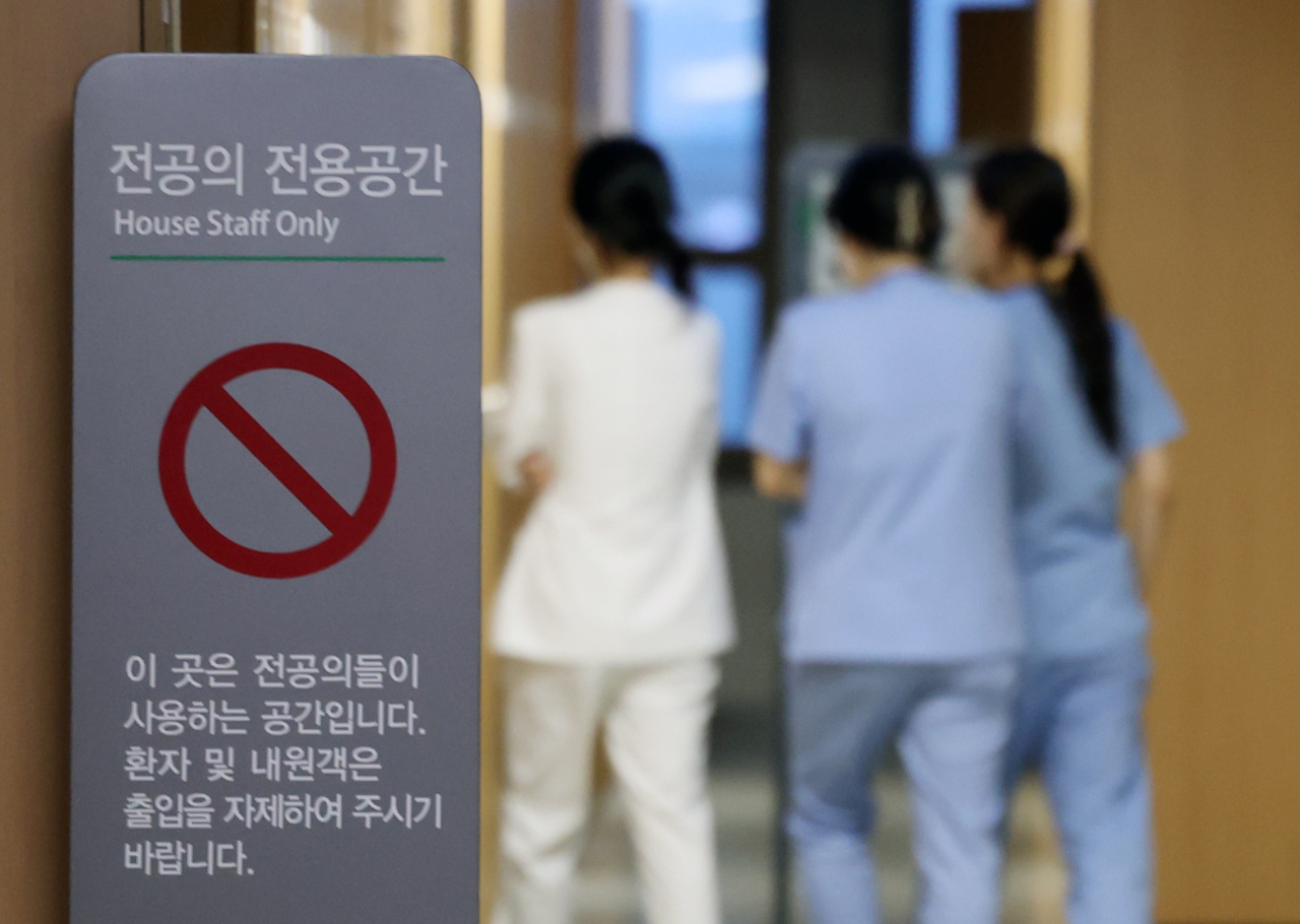 This photo taken Monday shows the medical staff walking at a hospital in Seoul. (Yonhap)