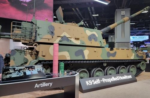 A K9 self-propelled howitzer is on display during the Association of the United States Army (AUSA) 2023 Annual Meeting and Exposition at the Walter E. Washington Convention Center in Washington, in this Oct. 10, 2023, file photo. (Yonhap)