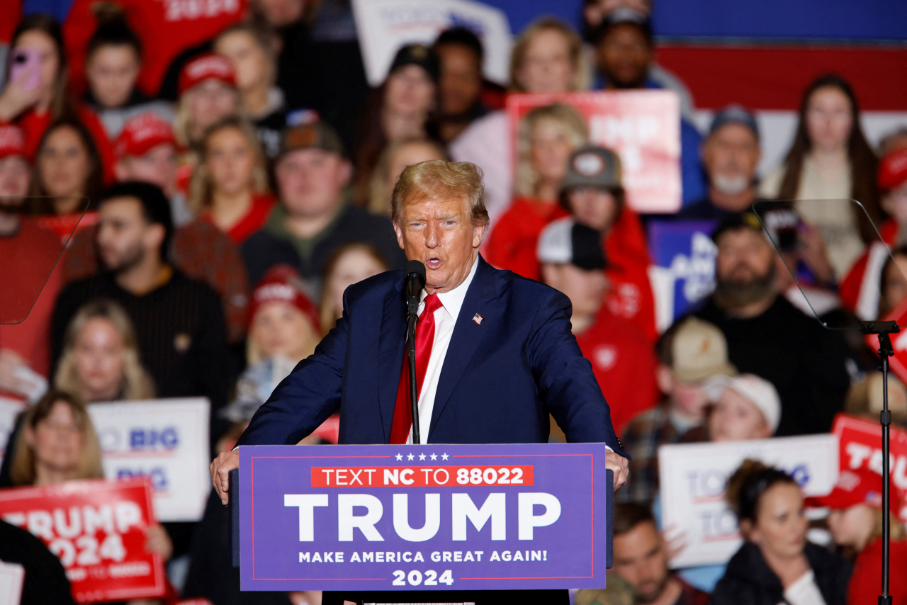 Republican presidential candidate and former US President Donald Trump speaks at a rally in Greensboro, North Carolina, US, Saturday. (Reuters-Yonhap)