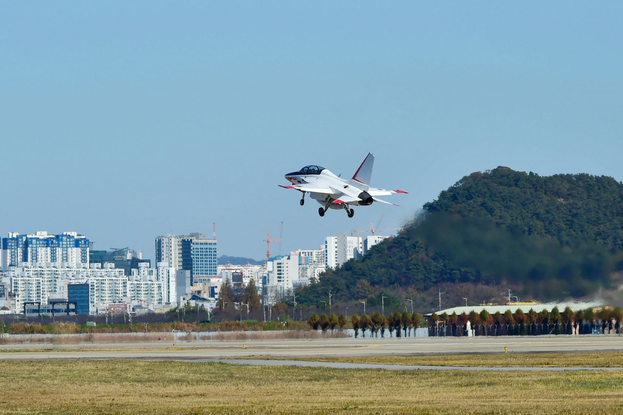This photo, provided by the Air Force's 1st Fighter Wing on Monday, shows military aircraft taking off at an air base in Gwangju, 267 kilometers southwest of Seoul, as South Korea and the United States kicked off their annual joint military drills against North Korea's threats. (Yonhap)