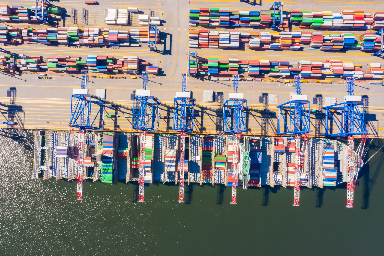 This file photo shows a port in South Korea's southeastern city of Busan. (gettyimagesBank)