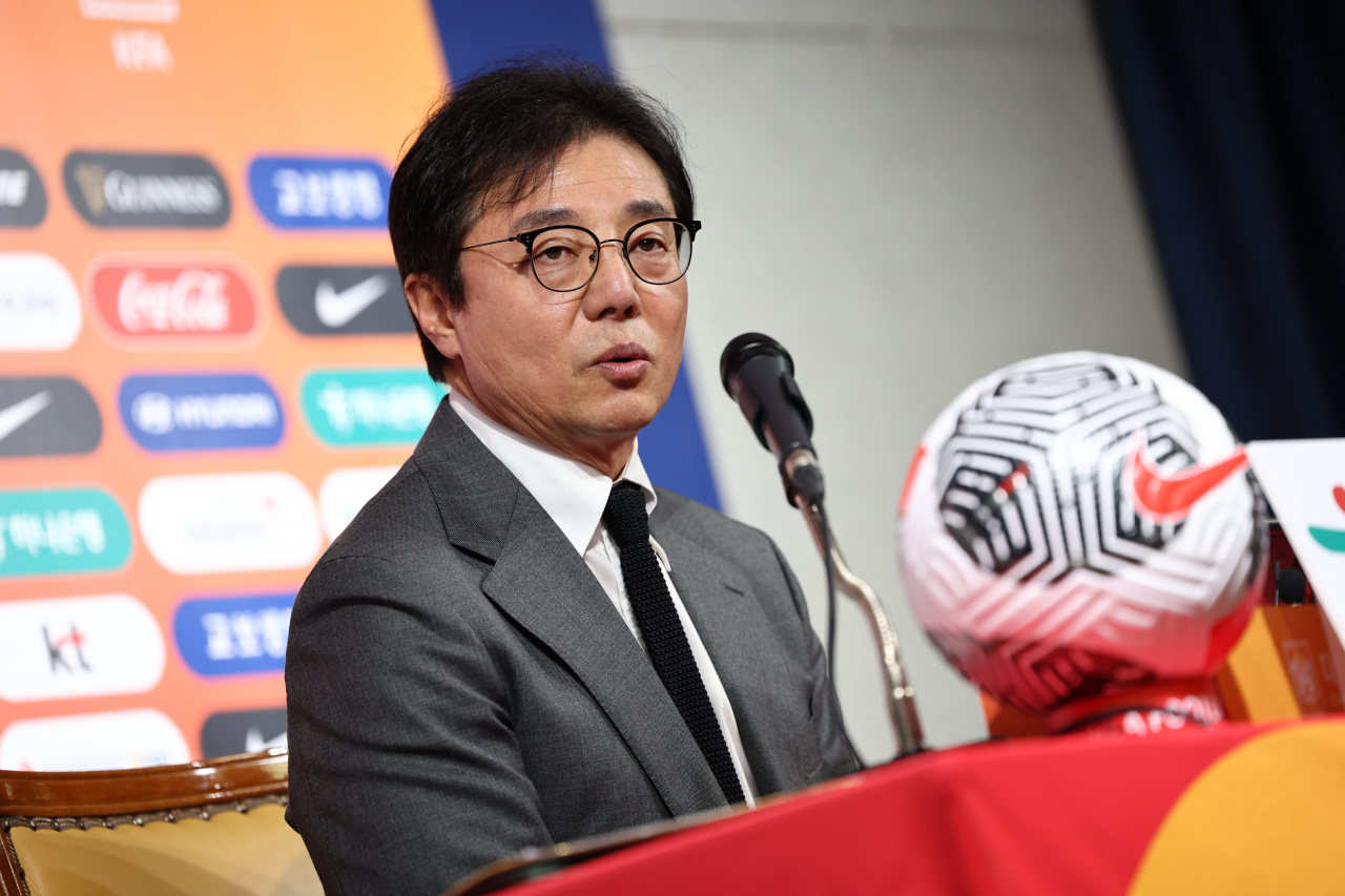 Hwang Sun-hong, the interim head coach of the South Korean men's national soccer team, announces the 23-man squad for the upcoming FIFA World Cup qualifying matches against Thailand, in a press conference at the Korea Football Association House in Seoul on Monday. (Yonhap)
